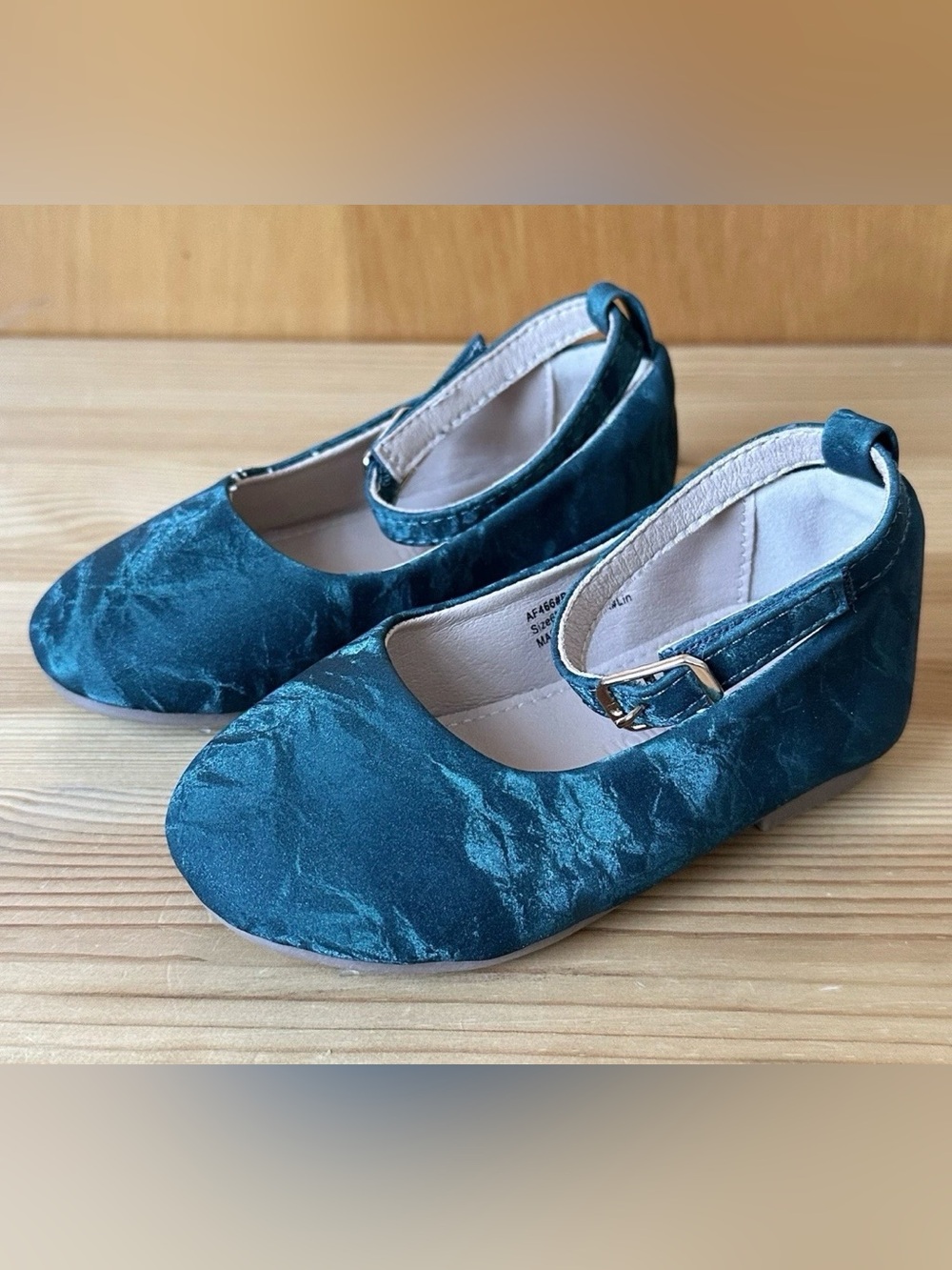 Thee Bronn Baby Girl Size 6M/14.3cm Green Faux Suede Mary Jane Ballet Flats NWOT